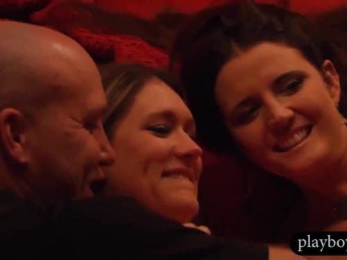 Swinger couple visit the swingers house where they orgy fuck